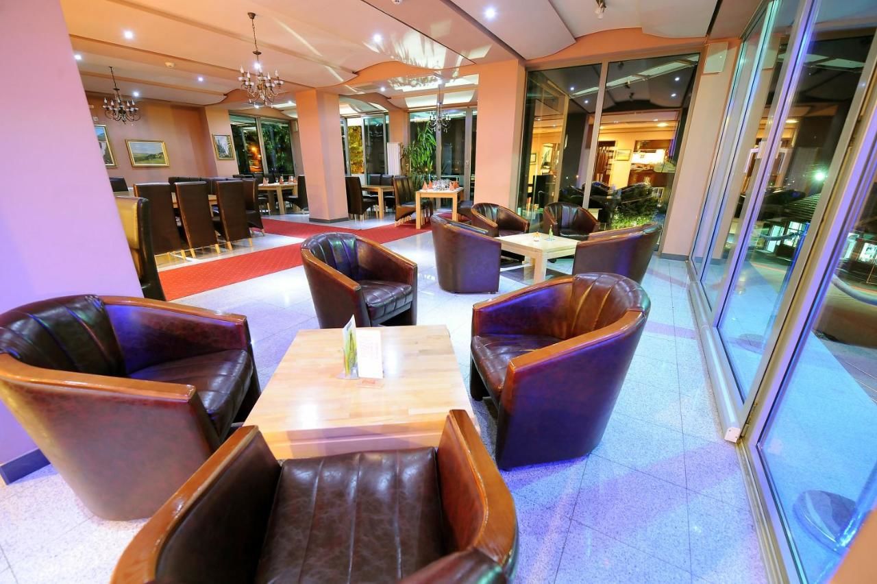 Отель Hotel Gold Плевля-9